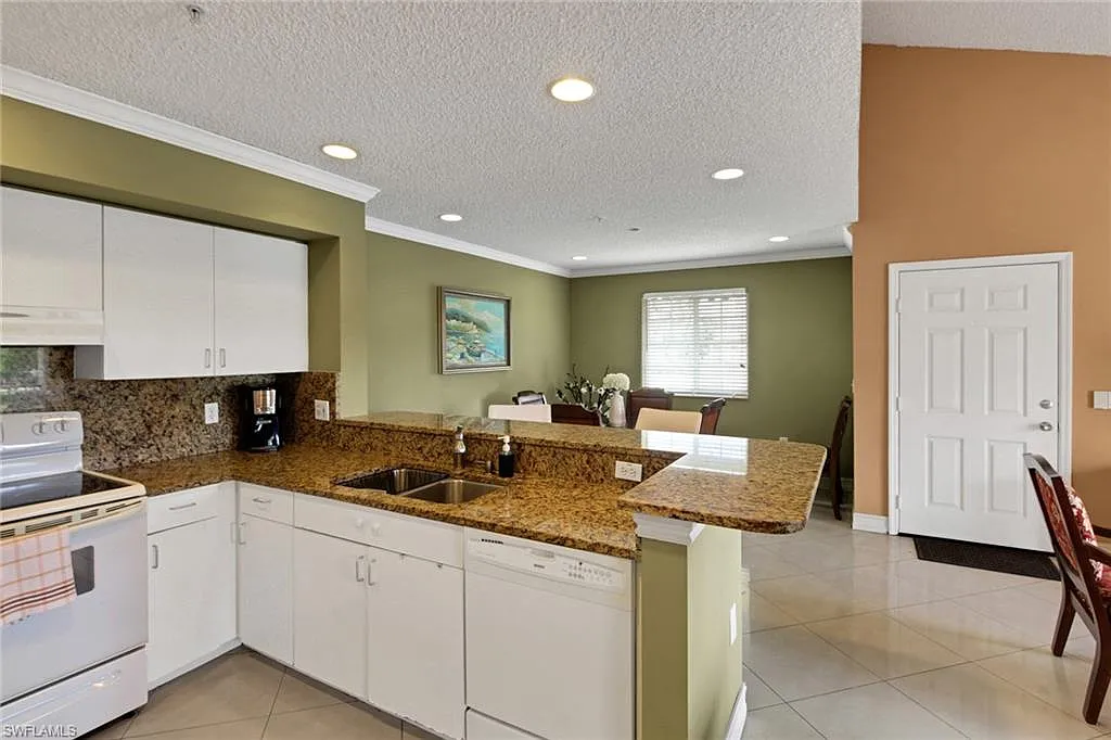 2 bed, 1.0 bath, 909 sqft, $3,400 — Photo 3