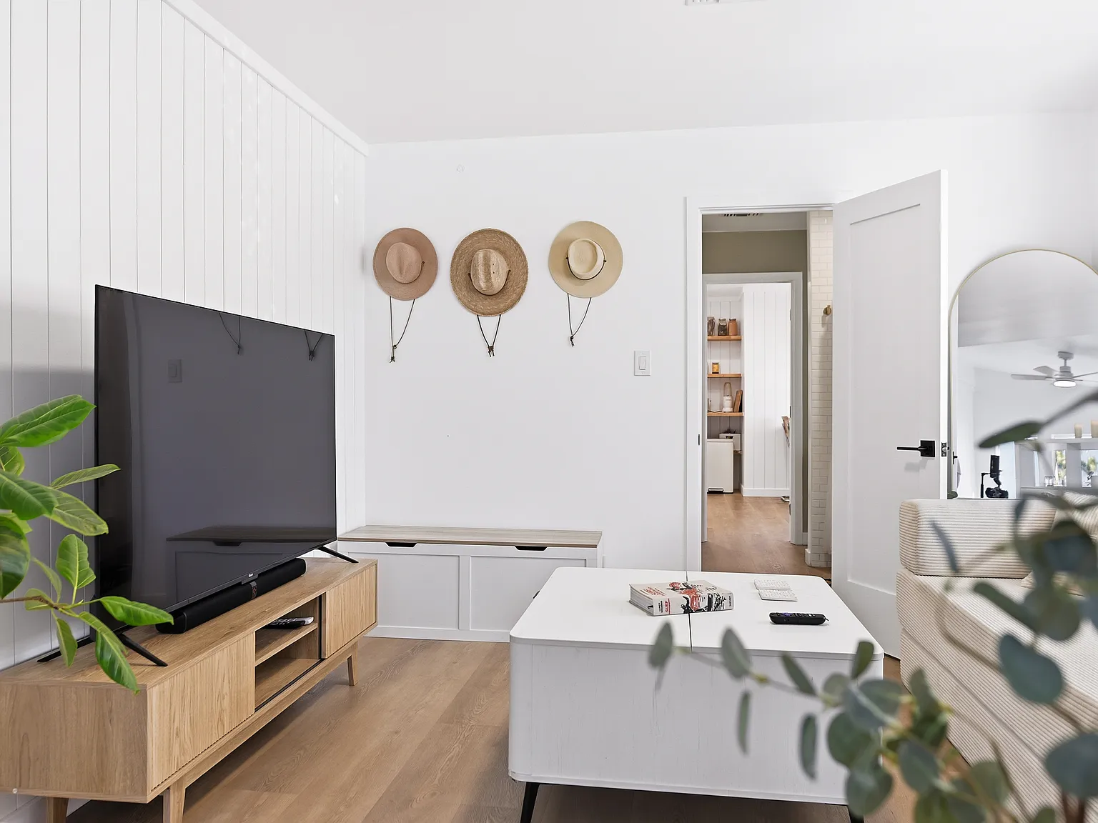 1 bed, 650 sqft, $4,200 — Photo 3