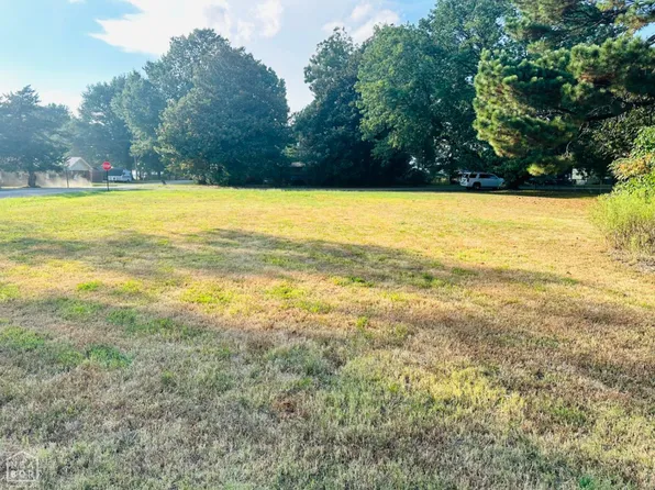 300 McDoniel St, Tuckerman, AR 72473