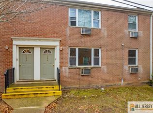 15 York Dr APT 2A, Edison, NJ 08817