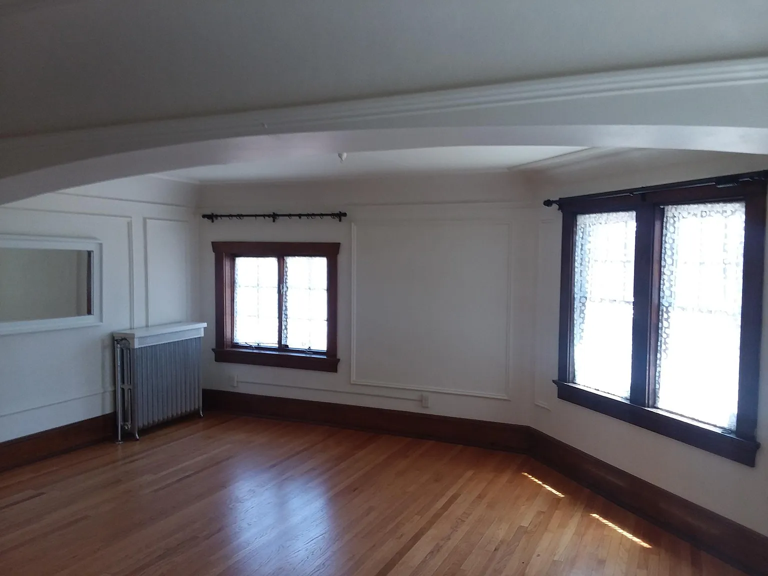 3 bed, 1250 sqft, $1,975 — Photo 2