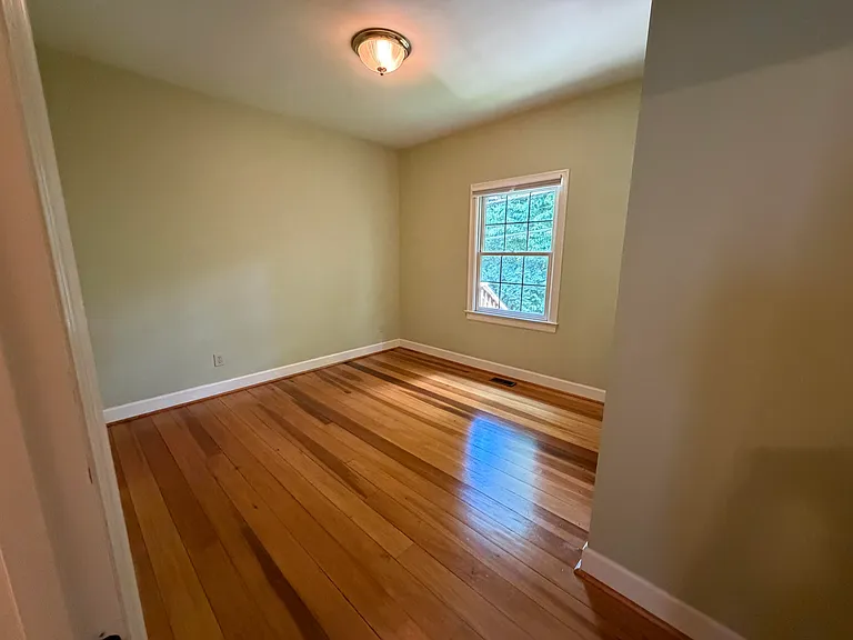 1112 Pepperhill Cir — Photo 15