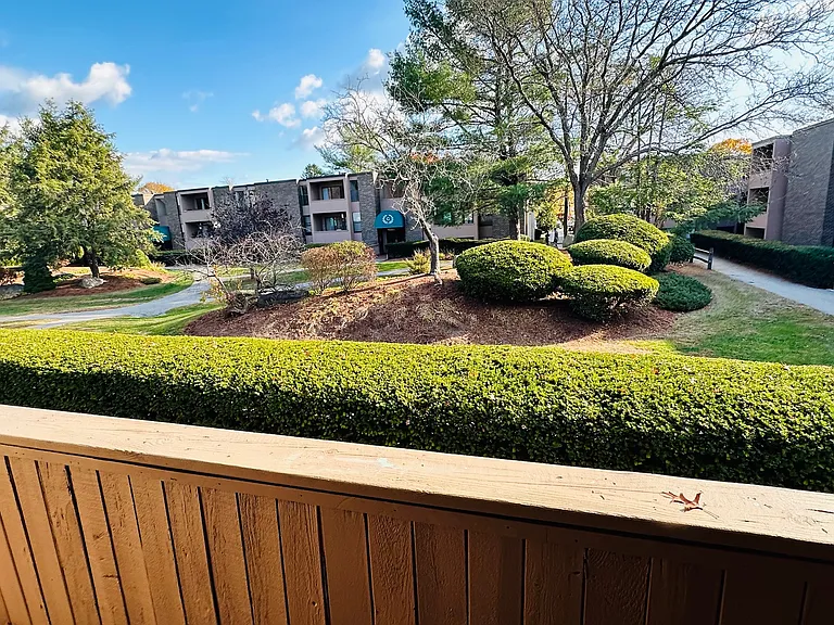 50 Shrewsbury Green Dr #50F — Photo 8