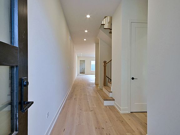 3rd image of 256 N Addison Ave