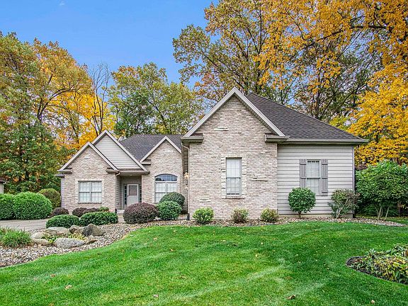 2nd image of 53398 Winterberry Ct