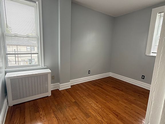 5th image of 335 Clifton Ave #3