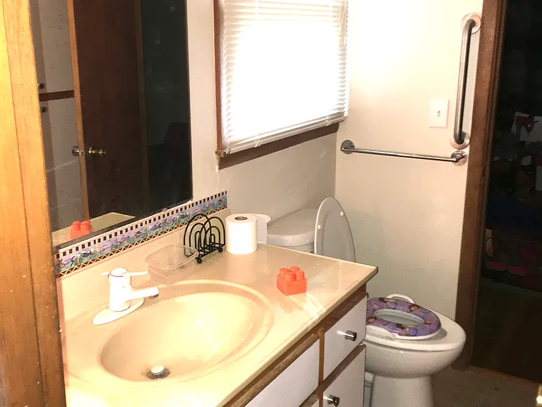 2409 Manchester Rd — Photo 17