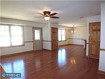 3rd image of 137 E Lancaster Ave APT A