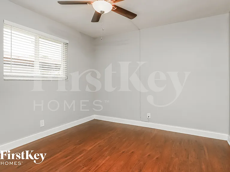 6119 NW 18th Ct — Photo 9