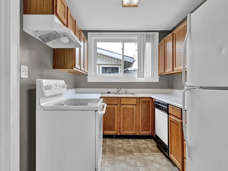 3220 Grant Ave — Photo 12