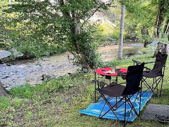 337 Mountain Meadows Dr, Hayesville, NC 28904