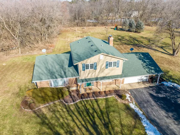 10016 Bull Valley Rd, Bull Valley, IL 60098