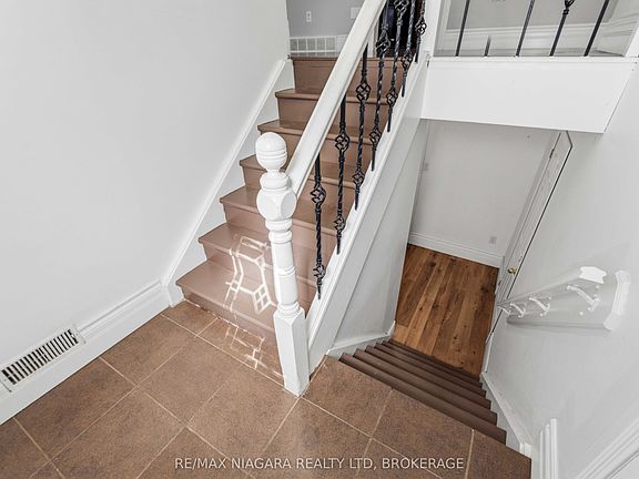 4th image of 60 Brant Ave