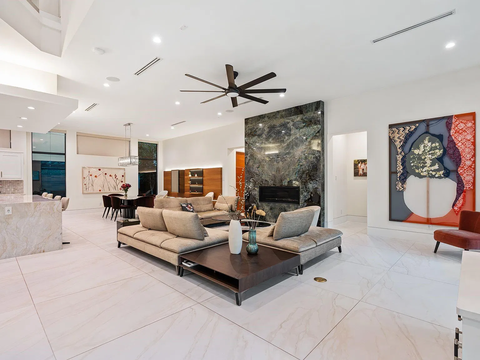 5 bed, 4.5 bath, 5182 sqft, $14,000 — Photo 2