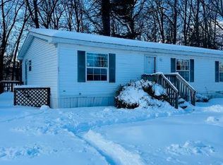 261 Parker Lake Dr, Oxford, MI