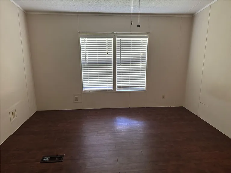 16415 Tamra Ct — Photo 32