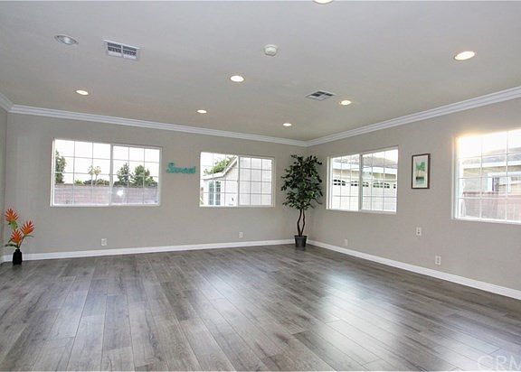 5th image of 1042 E Portner St