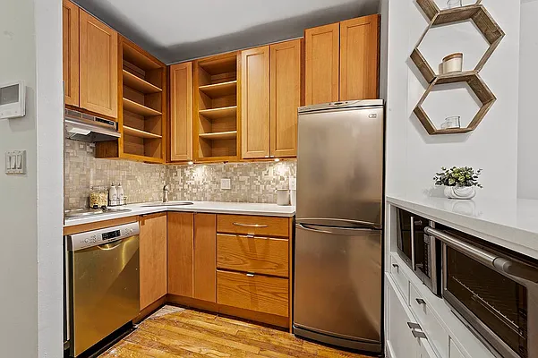 Sold by LG Fairmont Group | media 7