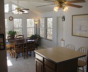 5th image of 817 Vinson Ln