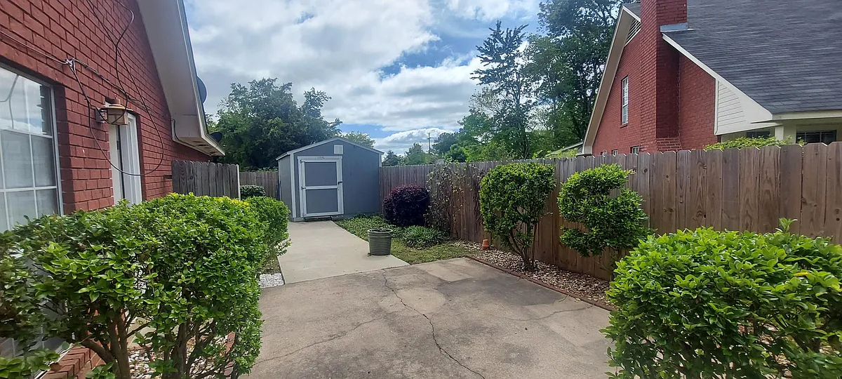 Building Photo - Ridgemar Cir