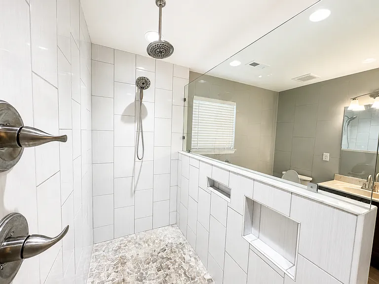 1411 Deer Spring Ct — Photo 15