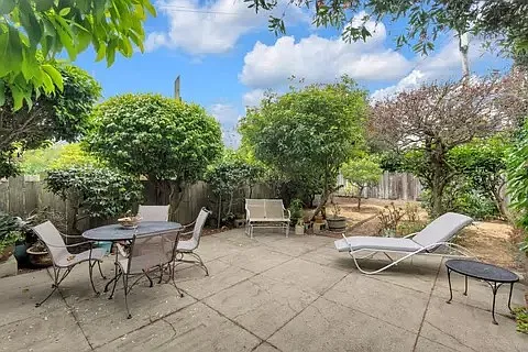 2 bed, 1000 sqft, $7,900 — Photo 3