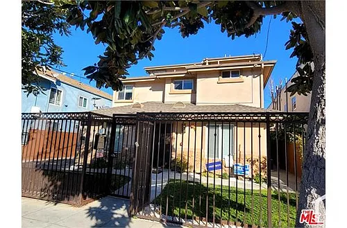 887 E 40th Pl #C Photo 1