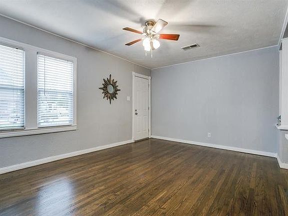 3rd image of 2748 Marigold Ave