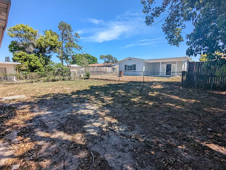 9310 Whitman Ln — Photo 16