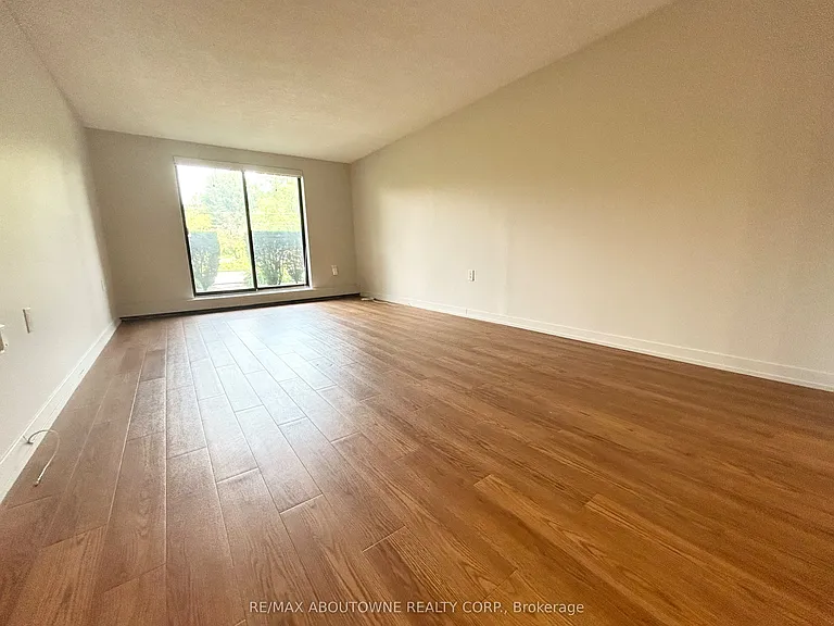 82 Millside Dr #105 — Photo 11