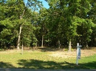 7020 Inverness Dr, Kalamazoo, MI 49009