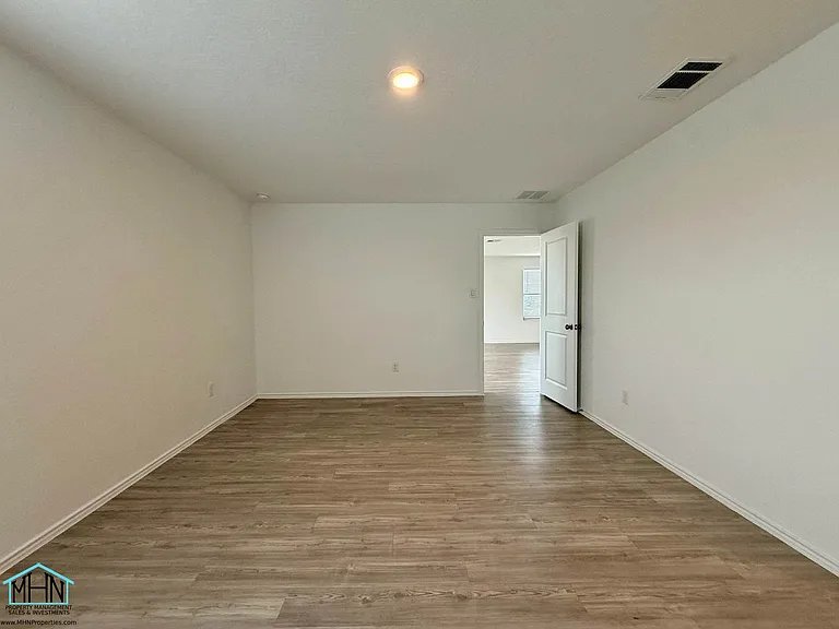 5506 Basil Chase Chase — Photo 3