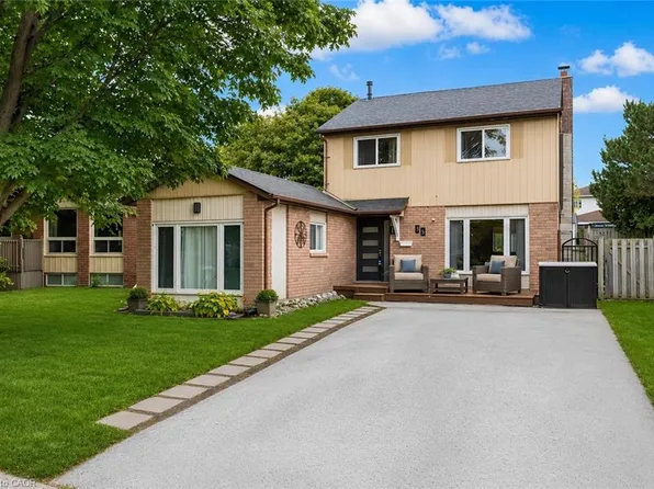 36 Angela Cres, Cambridge, ON N1S 4B6