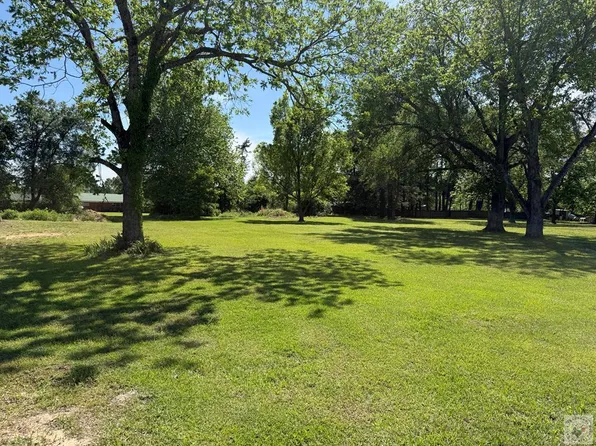 478 E Grizzley St, De Kalb, TX 75559