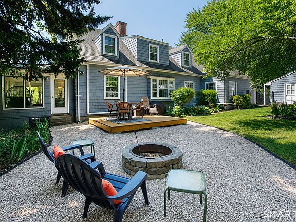 2nd image of 40 Hillcrest Avenue
