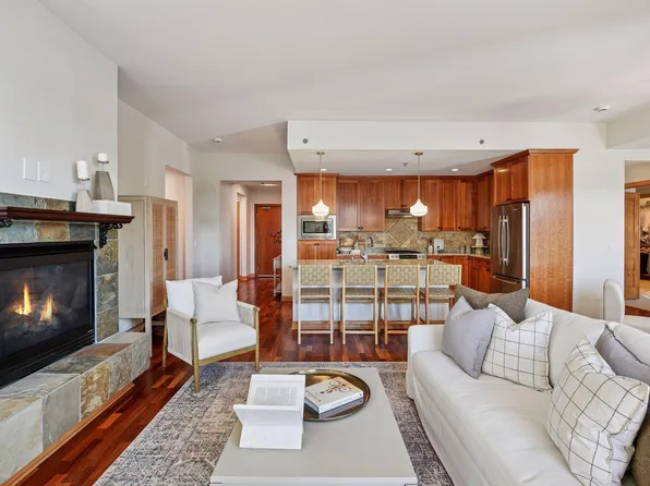 4201 Sunset Dr #N220, Spring Park, MN 55384