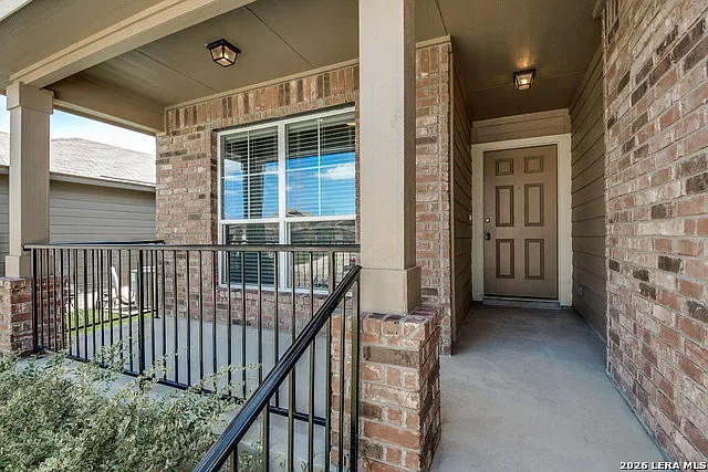 1041 Lauren St — Photo 3