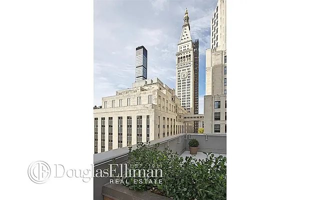 Rented by Douglas Elliman | media 14