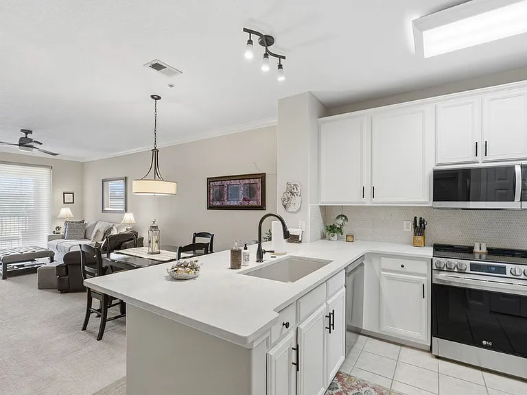 555 Rarity Bay Pkwy #204 — Photo 2