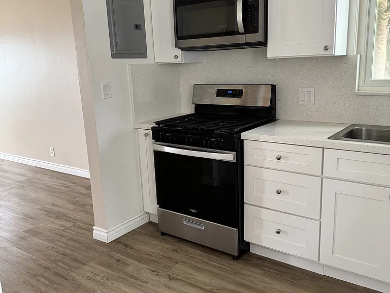 126 Avenida San Diego #6 — Photo 8