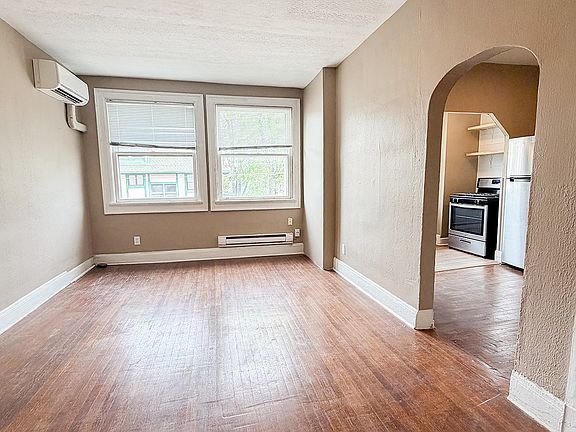 3rd image of 1717 N Talbott St #T8