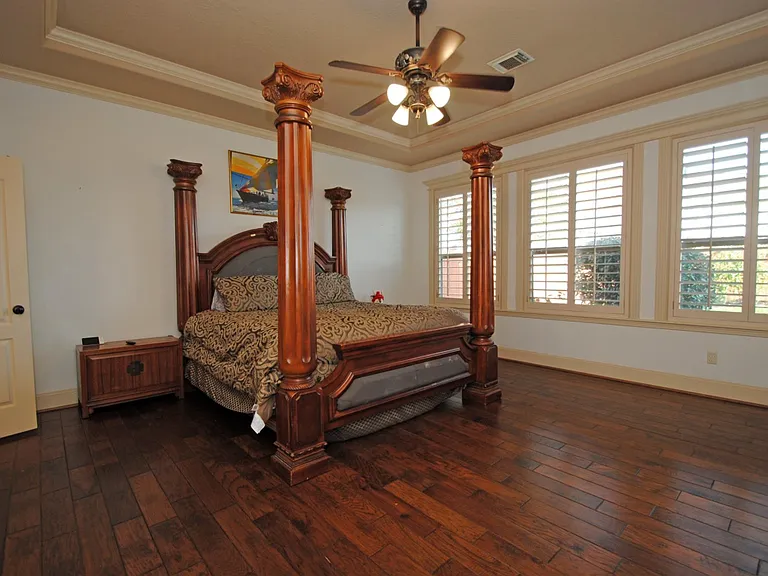 15823 Medina Lake Ln — Photo 22