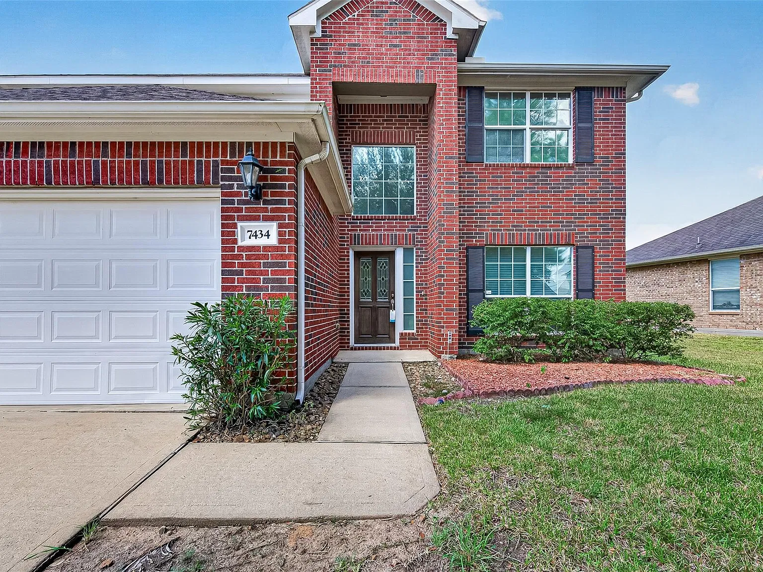 4 bed, 2.5 bath, 2450 sqft, $2,550 — Photo 4