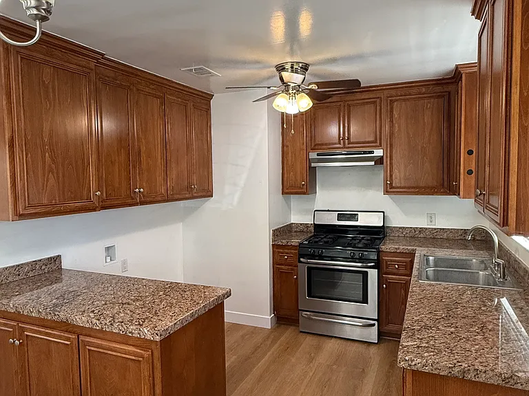 614 W Greenwood Ave #B — Photo 6
