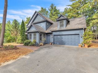 8 Tanglewood Rd, Amherst, MA 01002