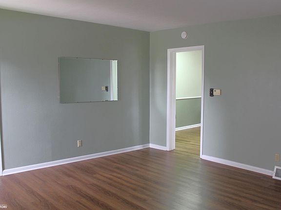 3rd image of 501 E Arkansas Ave