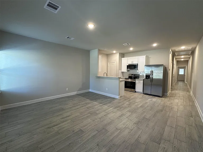 505 Young St #A — Photo 8