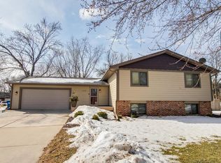 11005 Maple Valley Dr, Osseo, MN 55369