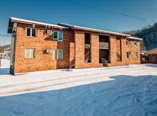 416 7th St, Paintsville, KY 41240