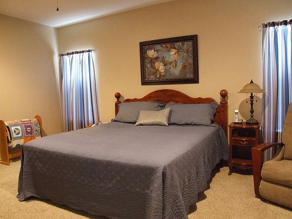 3rd image of 2406 Birkdale Ln